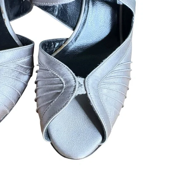 Gucci w/ Tom Ford Silver & Blk Satin Open Toe Formal Bow Detail High Heels 9 - Picture 8 of 14